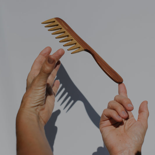 Luxury wooden hair comb "Los Angeles"